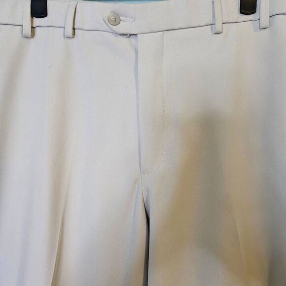 Dockers Golf mens pants, cream flat front.  Size 40 X 30.  # 827. - Picture 2 of 6